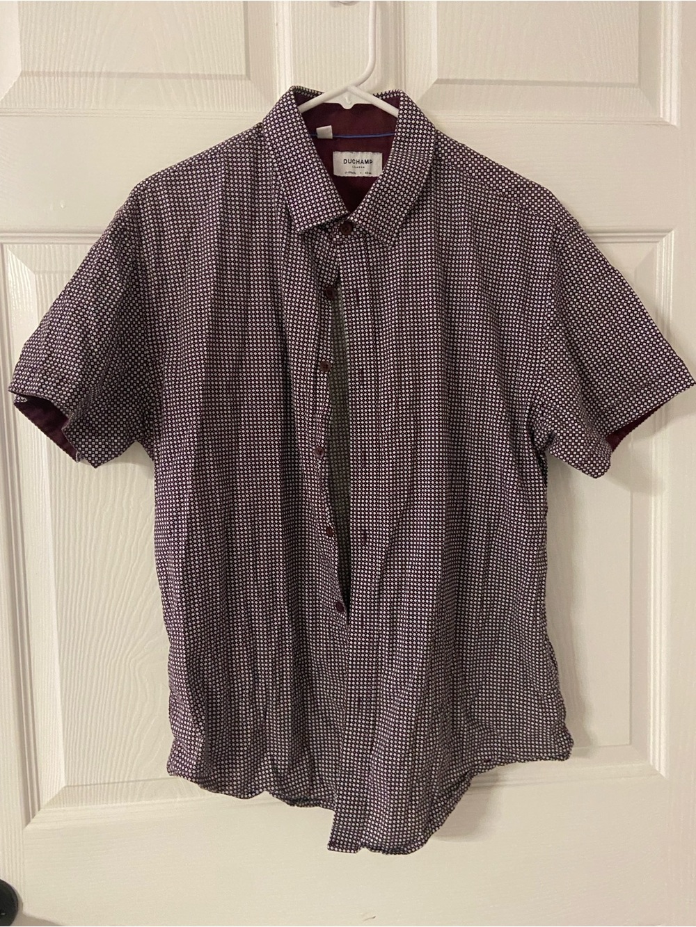 T41- DUCHAMP LONDON Maroon Geometric MICRO Diamond Short  Sleeve Button Up Shirt